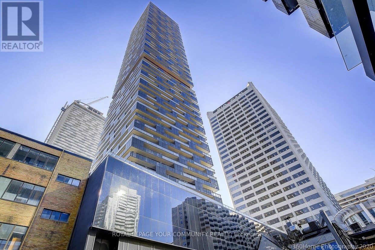 Primary Photo - 4504-4508 EGLINTON Ave