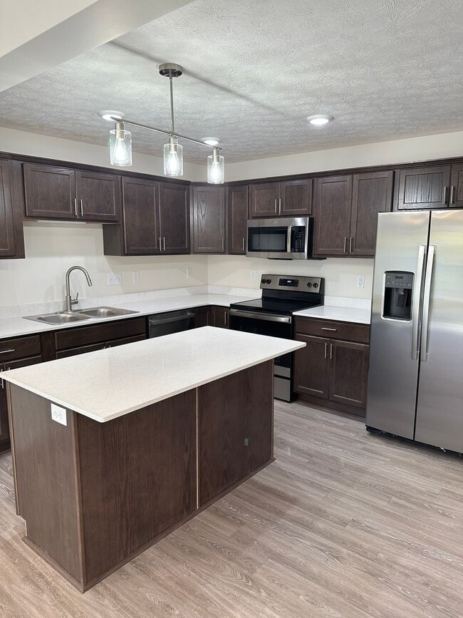 Building Photo - 1511 Red Fern Dr
