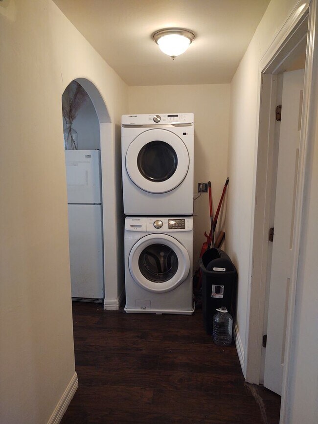 Foto del edificio - 2 bedroom 1 bath house