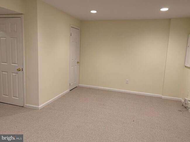 Foto del edificio - 5042 Kenilworth Ave