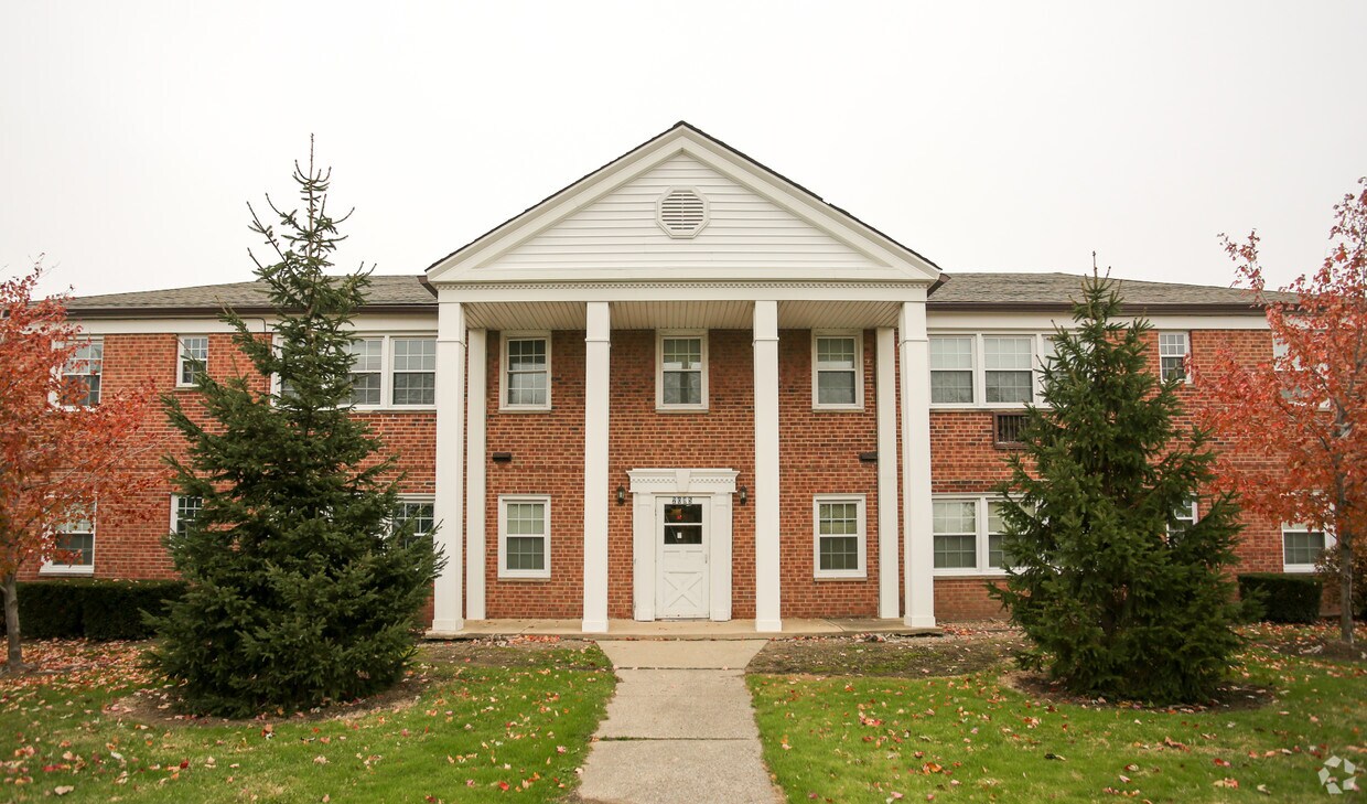 Foto del edificio - 2075-2095 Warrensville Center Rd