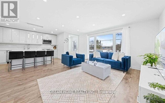 Building Photo - 302 Crosby Ave