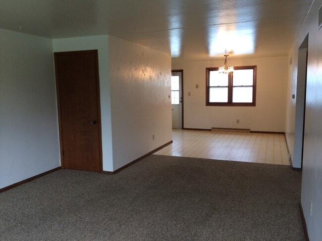 Building Photo - 1347 Hastings St