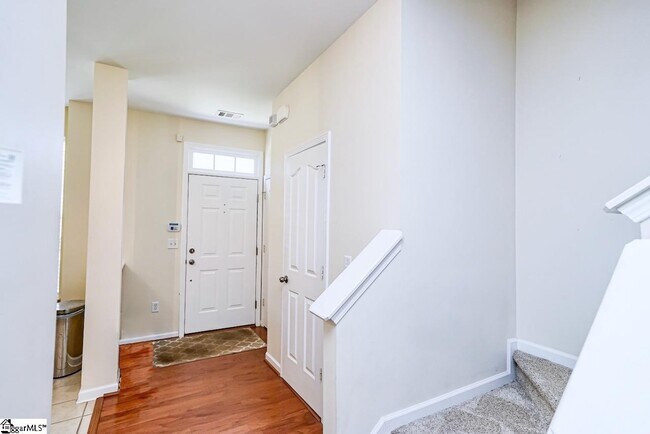 Building Photo - 100 Xander Dr