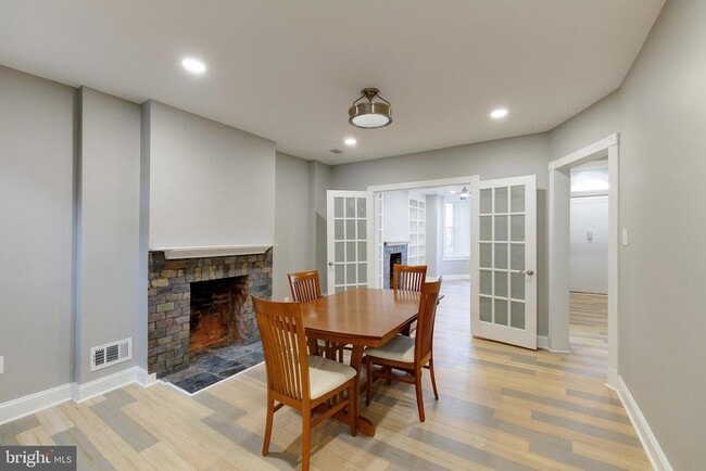 Building Photo - 1393 F St NE