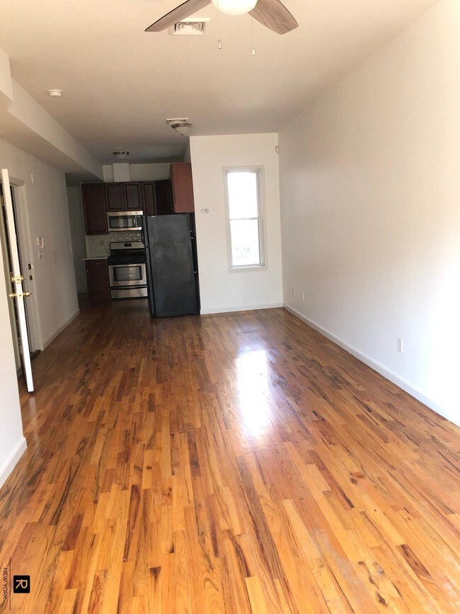 Foto del edificio - 507 Concord Avenue