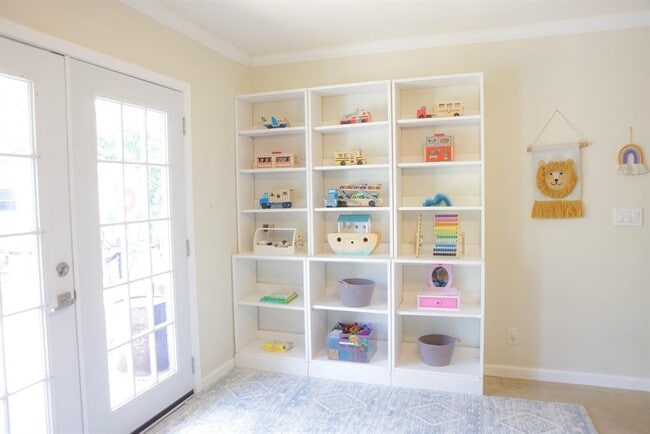 Foto del edificio - 4815 Oldfort Hill Dr