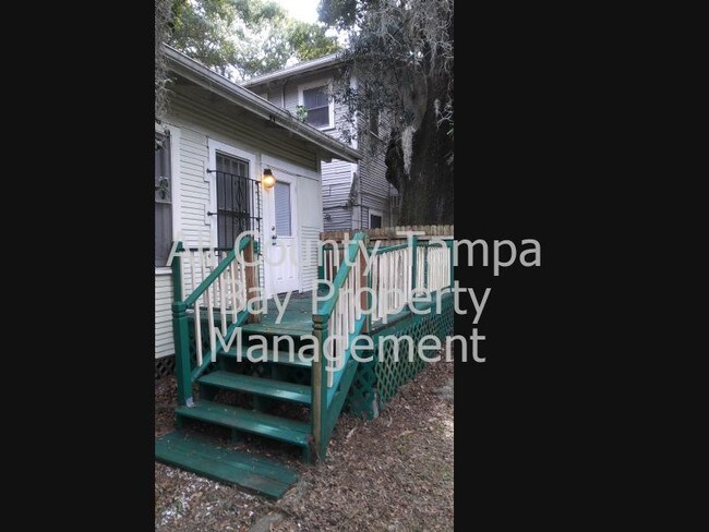 Building Photo - 301 E Janette Ave
