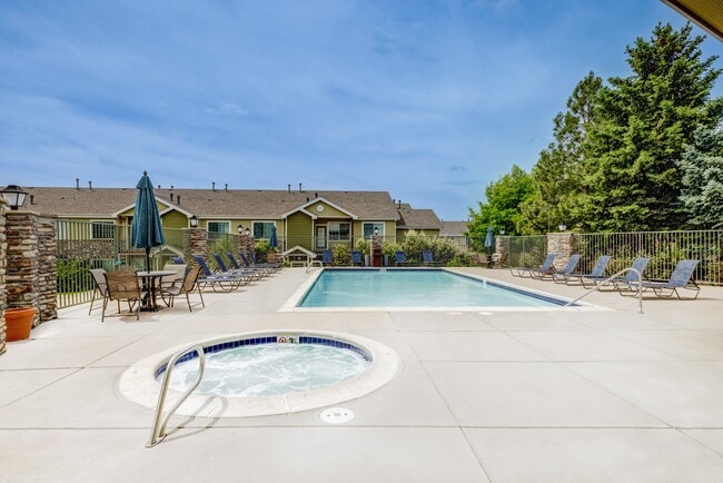 Swimming Pool & Spa - PeakView at T-Bone Ranch Apartments
