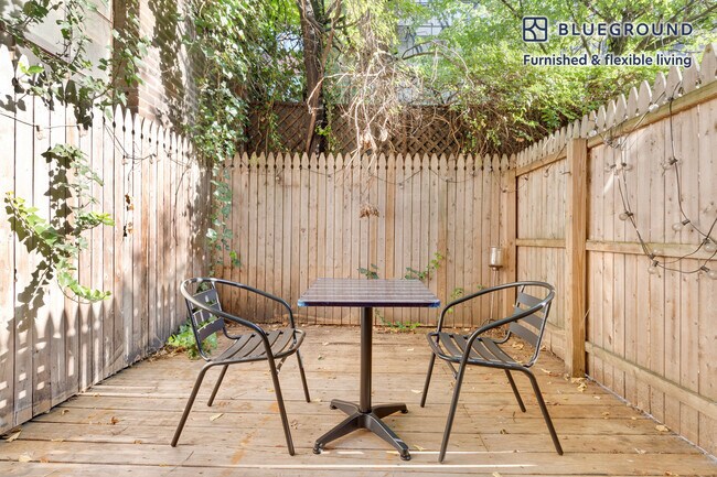 Foto del edificio - 515 W 47th St