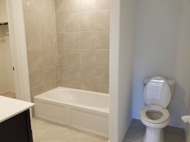 Foto del edificio - 3708 Kinglet Ct