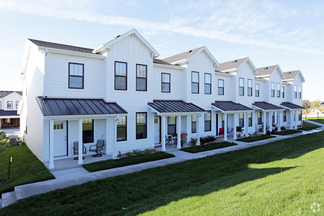 Townhouses - The Cove at Prairie Trail