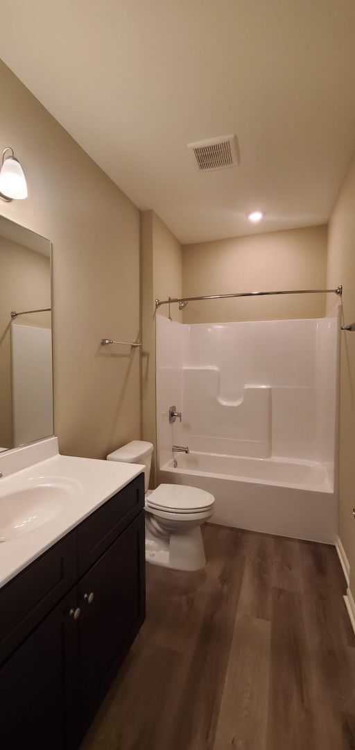 Foto del edificio - Douglas Fir-2Br/2Ba Rental Home-First Floor