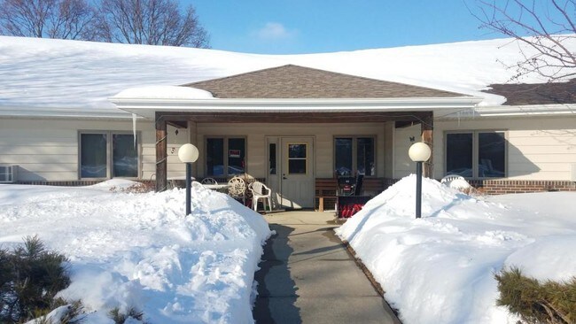 Building Photo - 106 1st St NE Apt #2, DeSmet SD 57231