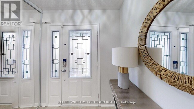 Photo du bâtiment - 773 Miller Park Ave