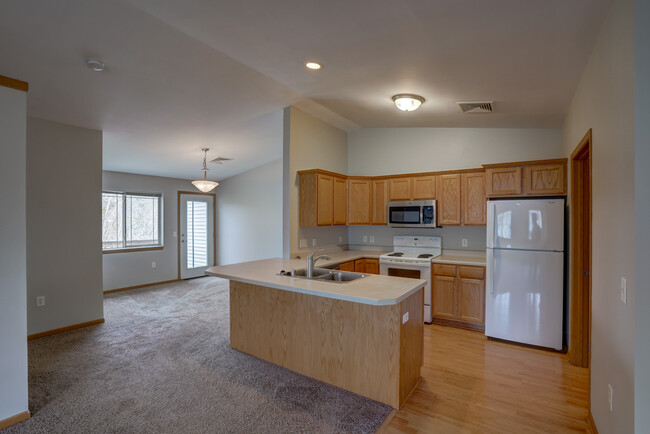 Building Photo - 260 Meadowside Dr