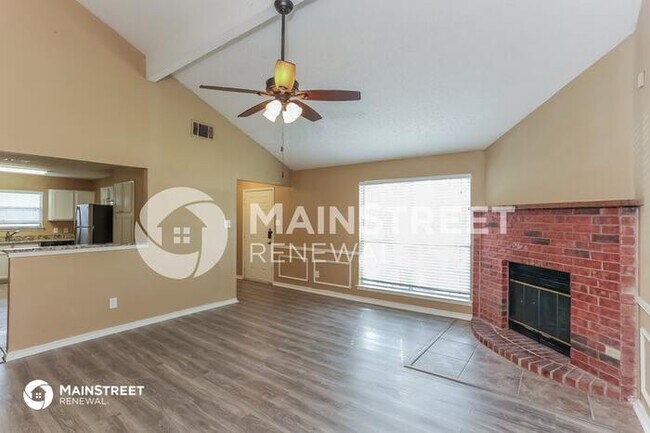 Foto del edificio - 1015 Flower Dr, Arlington, TX 76017