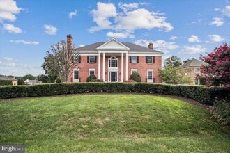 Building Photo - 9917 Kendale Rd