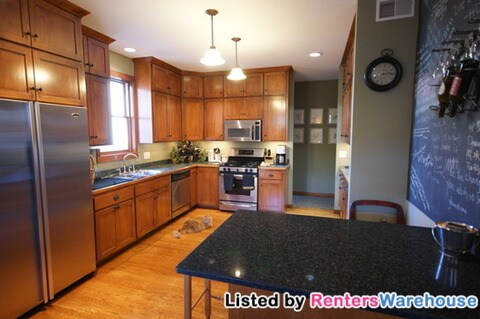 Building Photo - 2703 Snowdrift Cir E