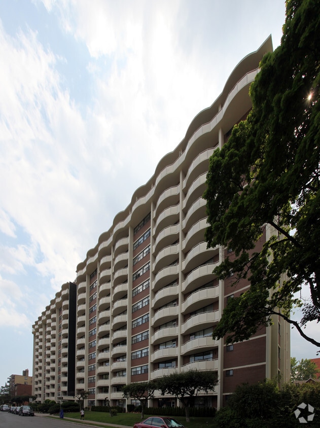 Building Photo - 100 Raglan Ave