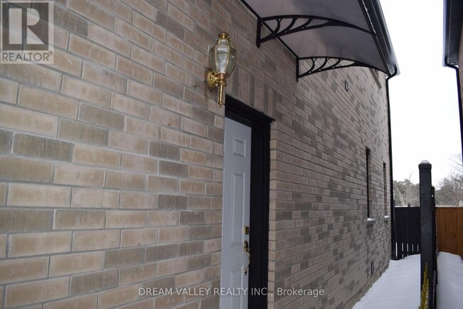 Photo du bâtiment - 56 Chelliah Ct