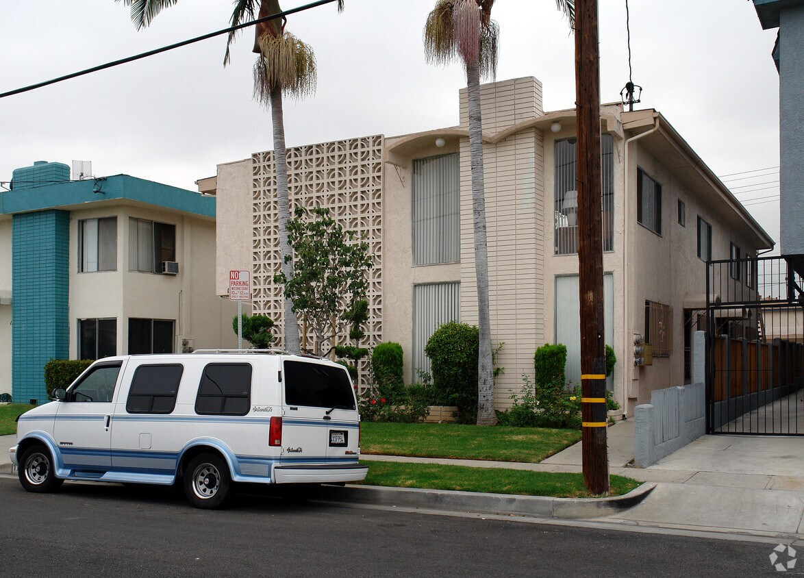 Building Photo - 11537 Gale Ave