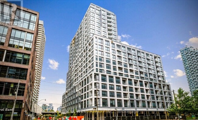 Building Photo - 15 Richardson St