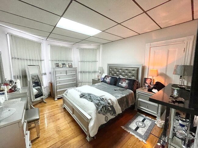 Building Photo - 26-28 Harbor View St