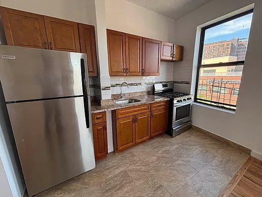 Foto del edificio - 1 bedroom in BRONX NY 10455