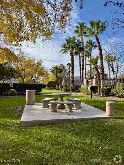 Building Photo - 7885 W Flamingo Rd