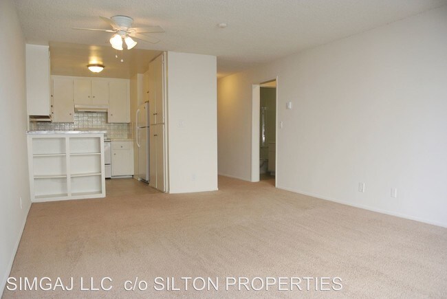 Building Photo - 9632 Lucerne Ave