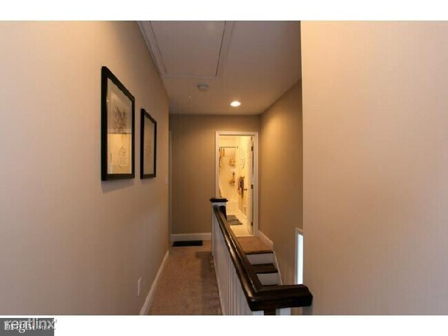 Building Photo - 3 br, 1.5 bath House - 1017 Euclid Avenue