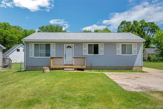 Building Photo - 9551 Kress Rd