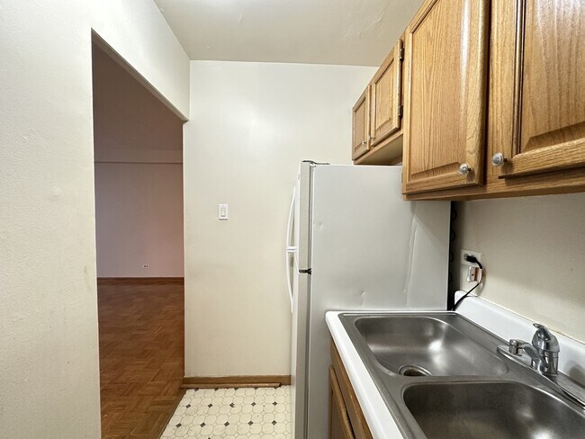 Foto del edificio - 4180 N Marine Dr