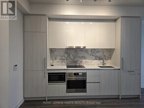 Building Photo - 225 Commerce St