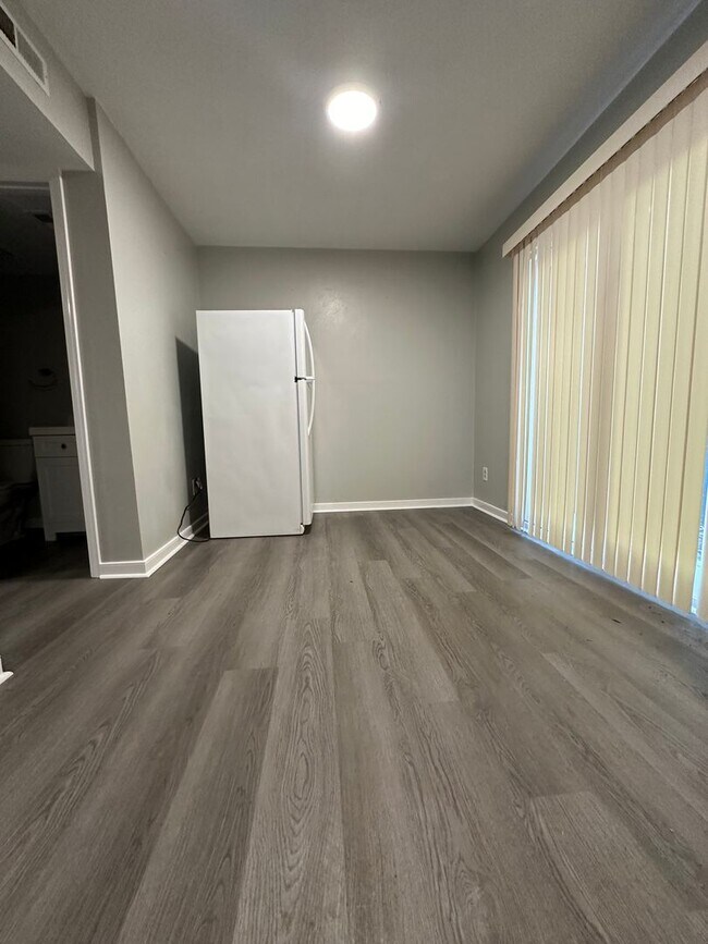 Foto del edificio - Lake Edward West-2bedroom 1.5 Bath townhome