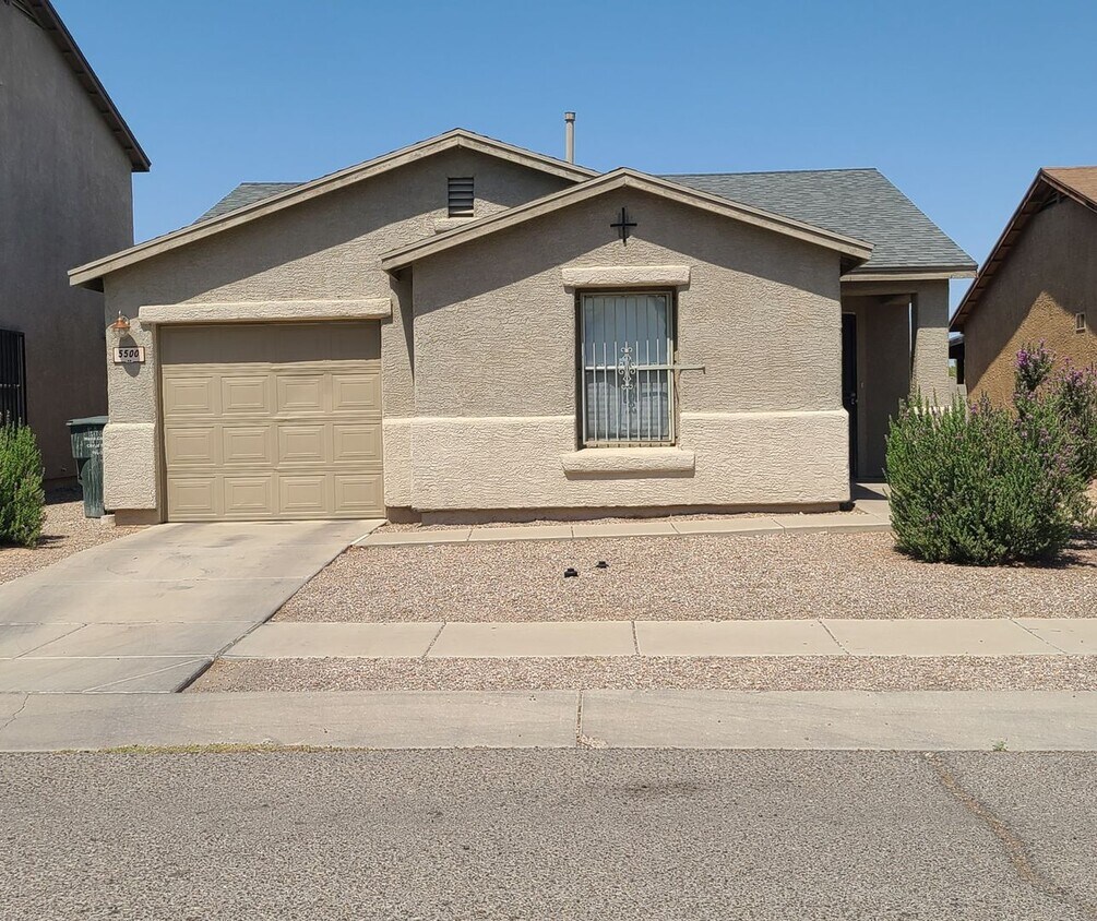 Foto principal - Charming 2-bedroom, 1-bathroom washer/dryer