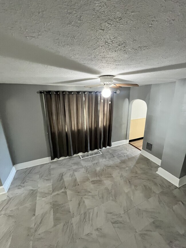 Foto del edificio - 239 Poplar St