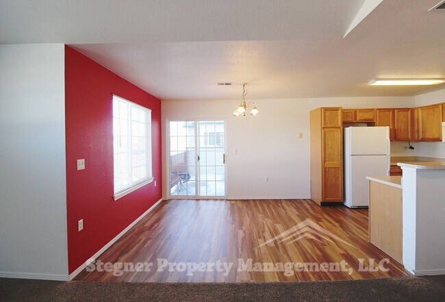 Foto del edificio - Wonderful Condo w/Garage