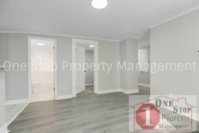 Building Photo - Charming 4-bedroom, 2-bath in Kansas City