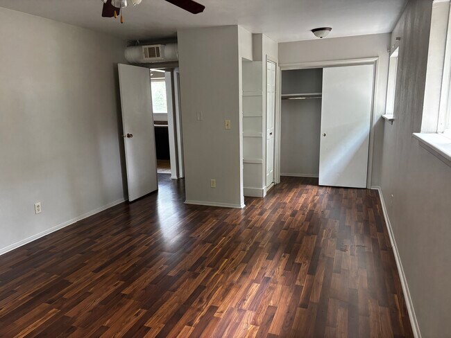 Foto del edificio - 4650 Capital Ave SW