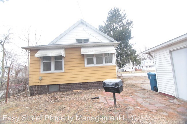 Building Photo - 3 br, 1 bath House - 2134 7th St