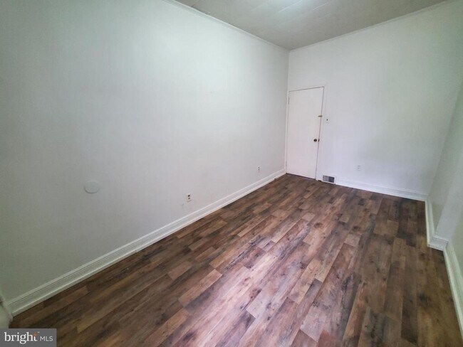 Foto del edificio - 645 N 3rd St