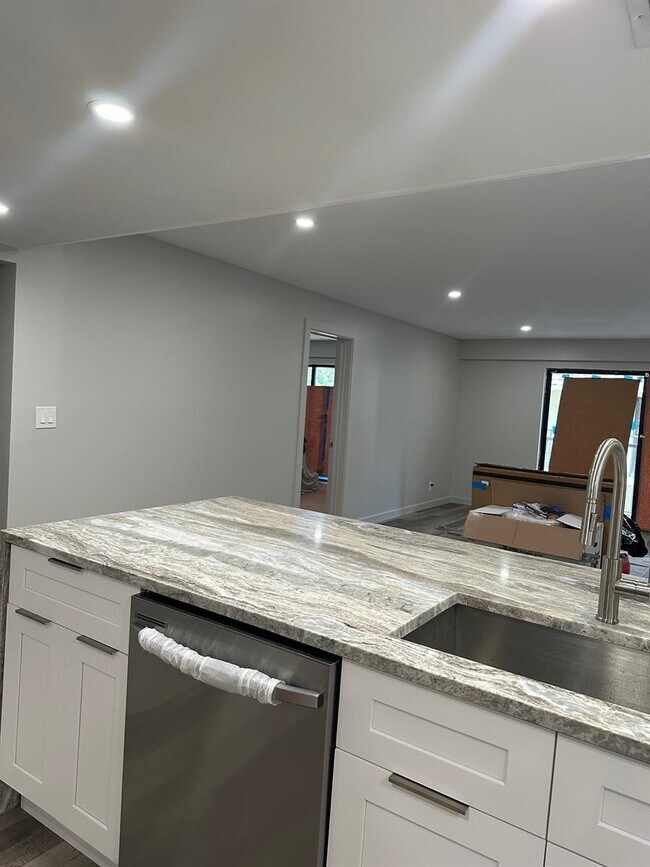 Foto del edificio - 460 NW 20th St