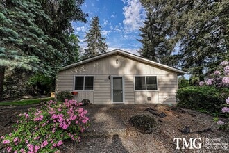 Building Photo - 1520 SE Talton Ave