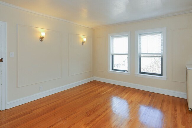 Foto del edificio - 4604 N Winchester Ave