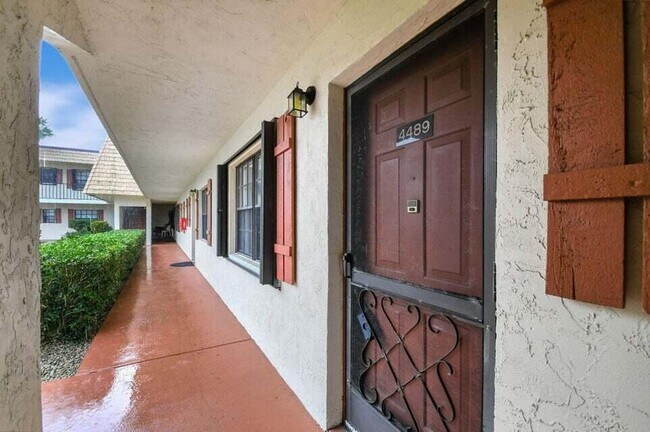 Foto del edificio - 4489 Oak Terrace Dr