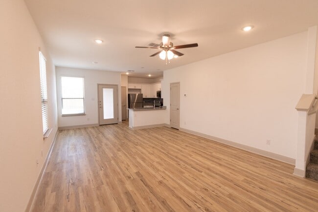 Building Photo - WELCOME HOME TO MAGNOLIA VILLAGE AT CINCO ...