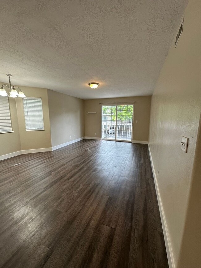 Foto del edificio - Condo in County Woods HOA