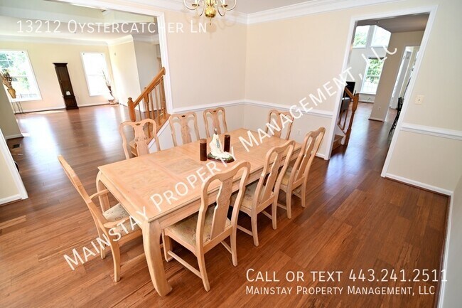 Building Photo - Immaculate 5 Bedroom SFH W/ Private Deck &...